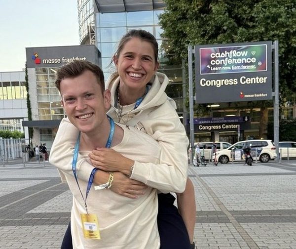 Carina und Luca vom CL AI Studio